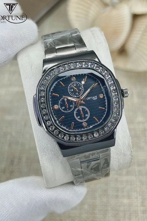 Elegant Women’s Square Quartz Watch – Water-Resistant Chain Strap (Black)